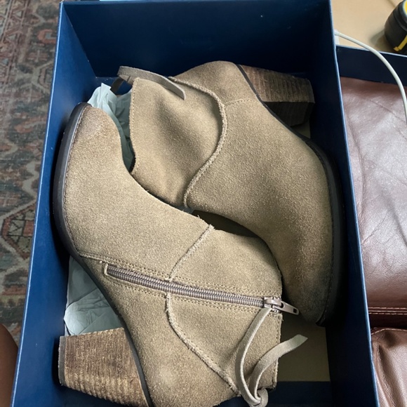 Steve Madden unworn Milaan Brown Seude Booties Sz 8 - Picture 2 of 12